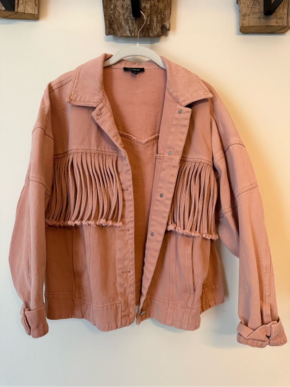 MittoShop Pink Fringe Denim Jacket Size M Western Boho Snap Front Shacket